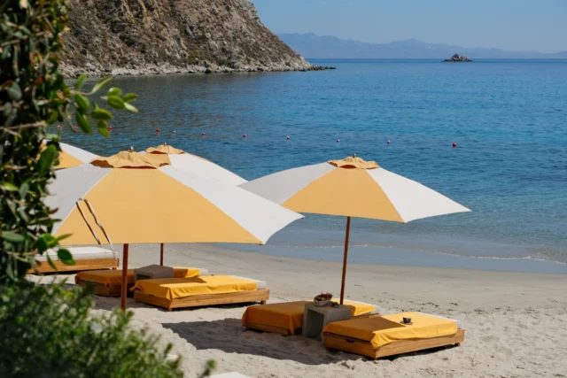 Enjoy the stunning blue of the Aegean at Oasis pool.

Book a dream: santa-marina.gr

#SantaMarinaMykonos #TheLuxuryCollection